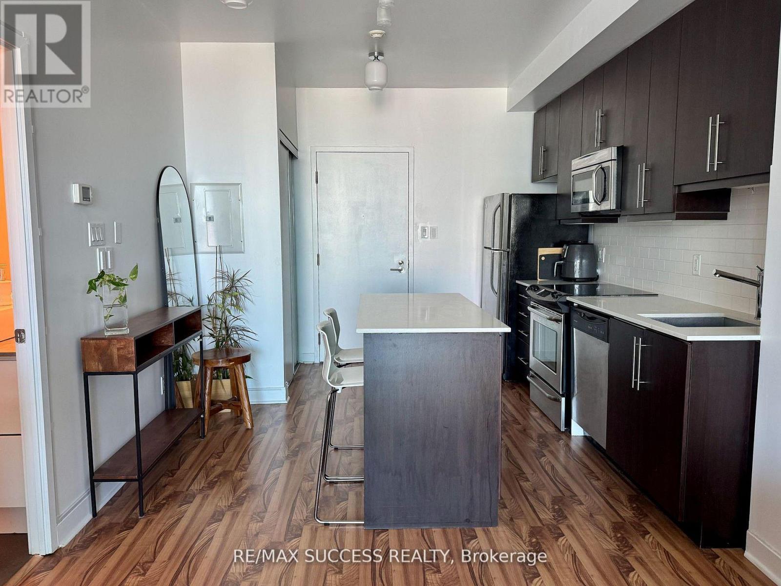 1605 - 1171 Queen Street W, Toronto, Ontario  M6J 0A5 - Photo 11 - C12793808