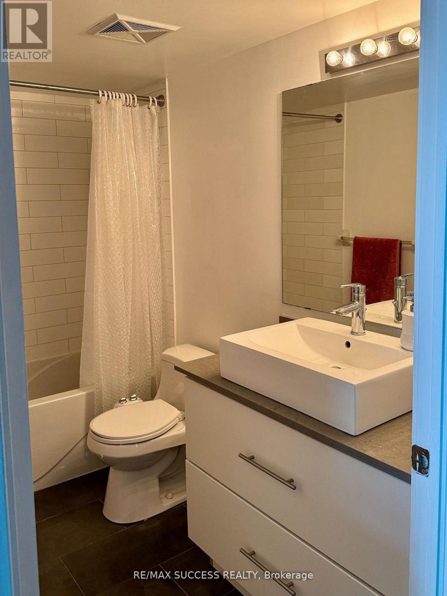 1605 - 1171 Queen Street W, Toronto, Ontario  M6J 0A5 - Photo 6 - C12793808