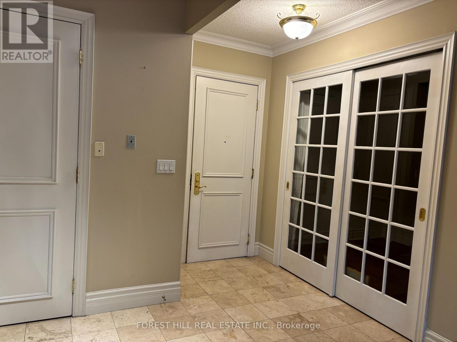 214 - 10 Old York Mills Road, Toronto, Ontario  M2P 2G4 - Photo 9 - C12793828