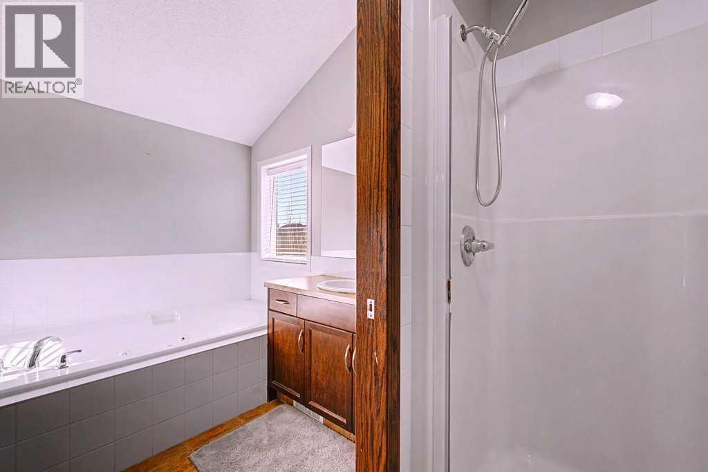 154 New Brighton Lane Se, Calgary, Alberta  T2E 0E2 - Photo 34 - A2284696