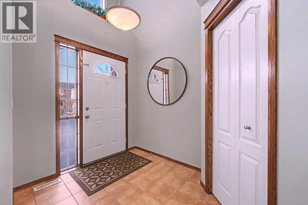 154 New Brighton Lane Se, Calgary, Alberta  T2E 0E2 - Photo 2 - A2284696