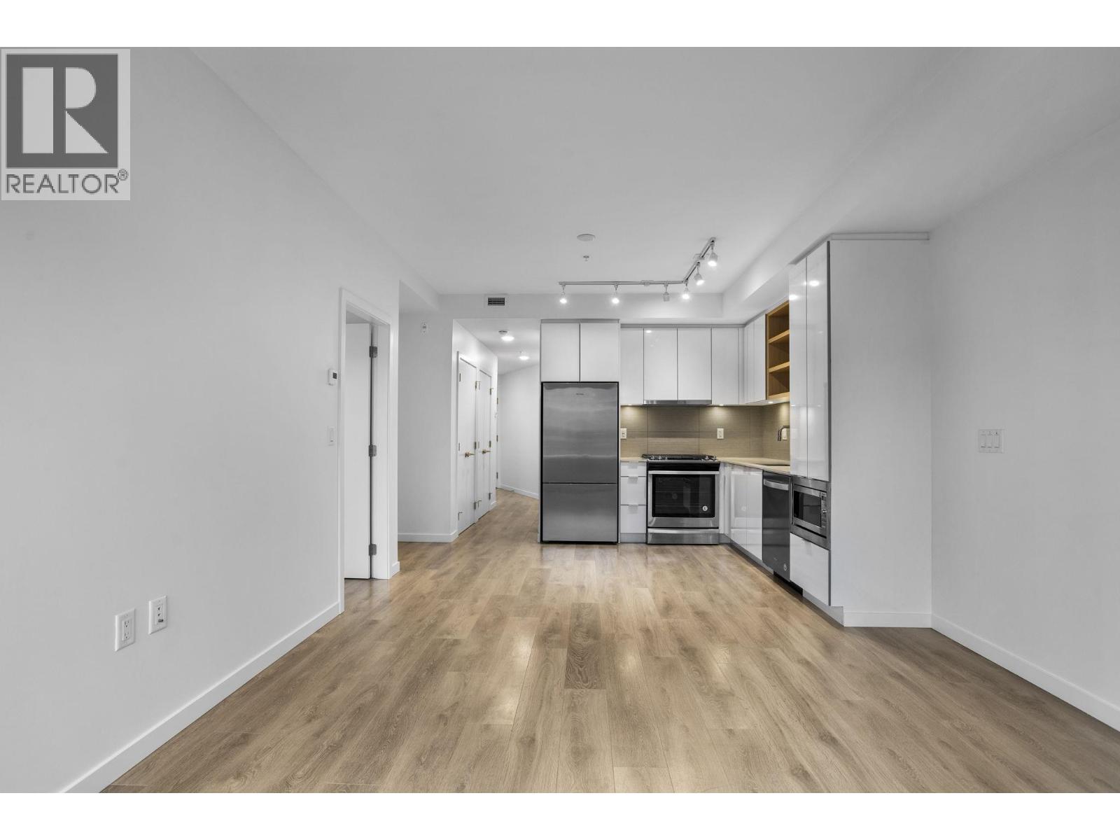 201 725 Marine Drive, North Vancouver, British Columbia  V7M 0G2 - Photo 8 - R3089783