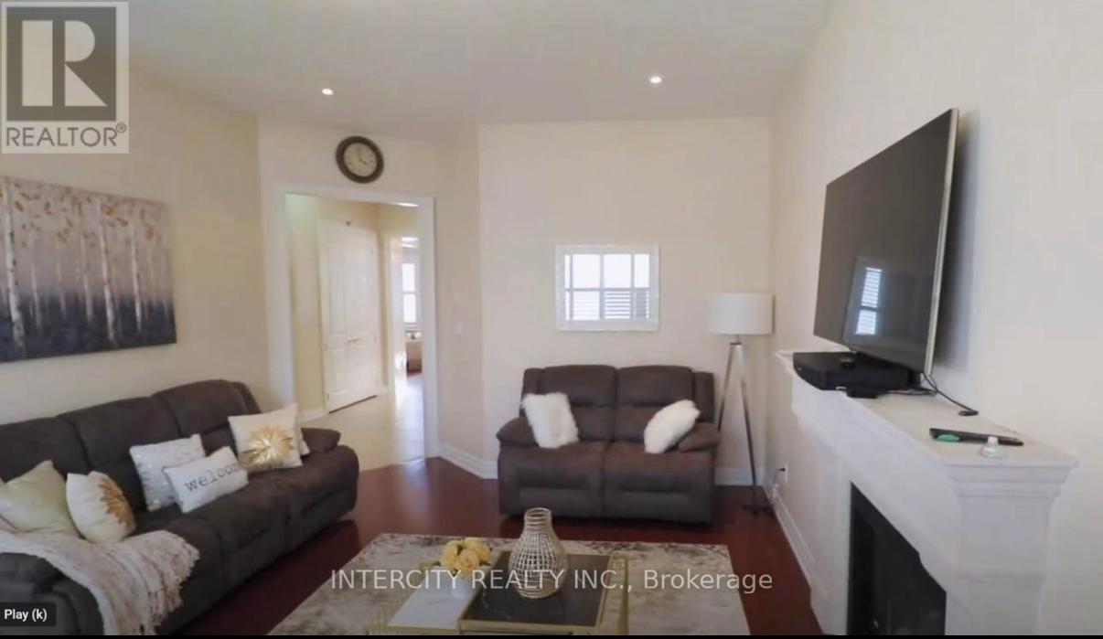 33 Kelways Circle, Brampton, Ontario  L6T 0A4 - Photo 6 - W12721180