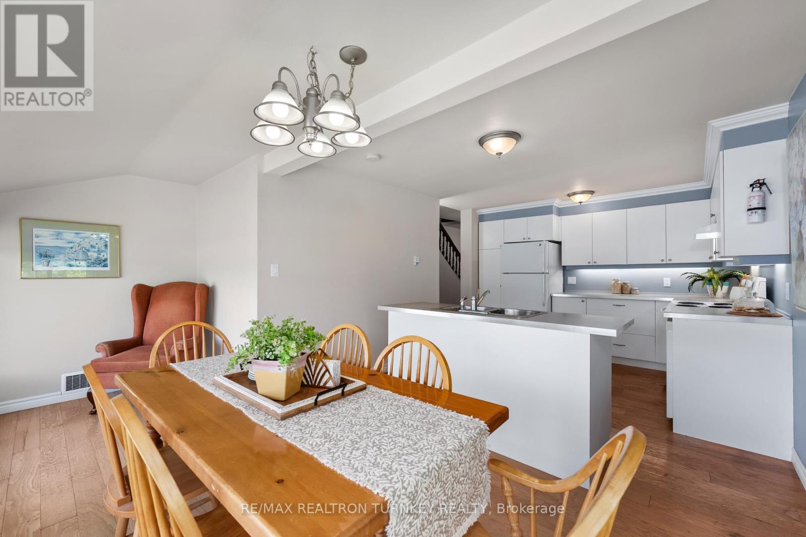 15 North Water Street, Kawartha Lakes, Ontario  K0M 1K0 - Photo 10 - X12663922