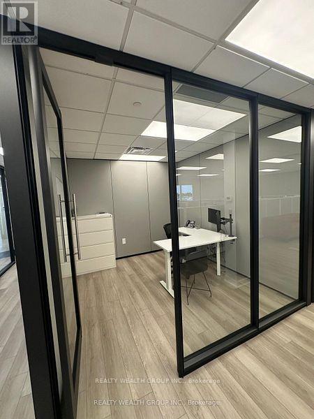 Unit 302 - 1135 Stellar Drive, Newmarket, Ontario  L3Y 7B8 - Photo 2 - N12793774