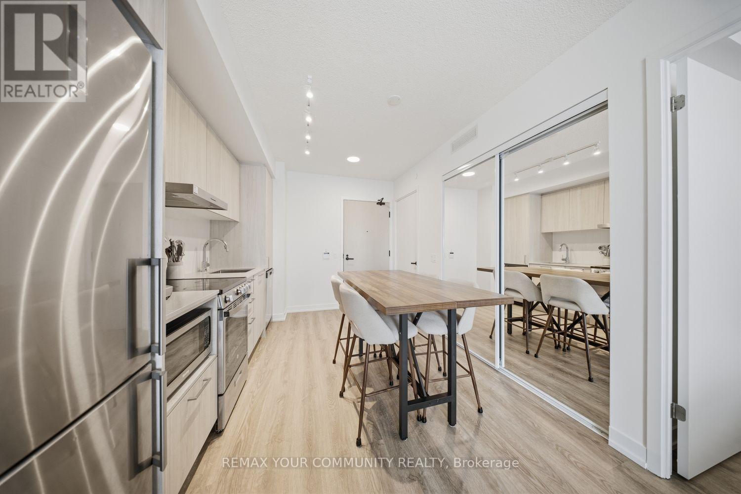 905 - 195 Commerce Street, Vaughan, Ontario  L4K 0P9 - Photo 7 - N12793804