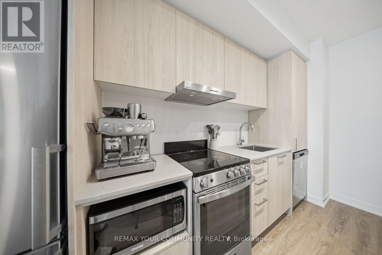 905 - 195 Commerce Street, Vaughan, Ontario  L4K 0P9 - Photo 8 - N12793804