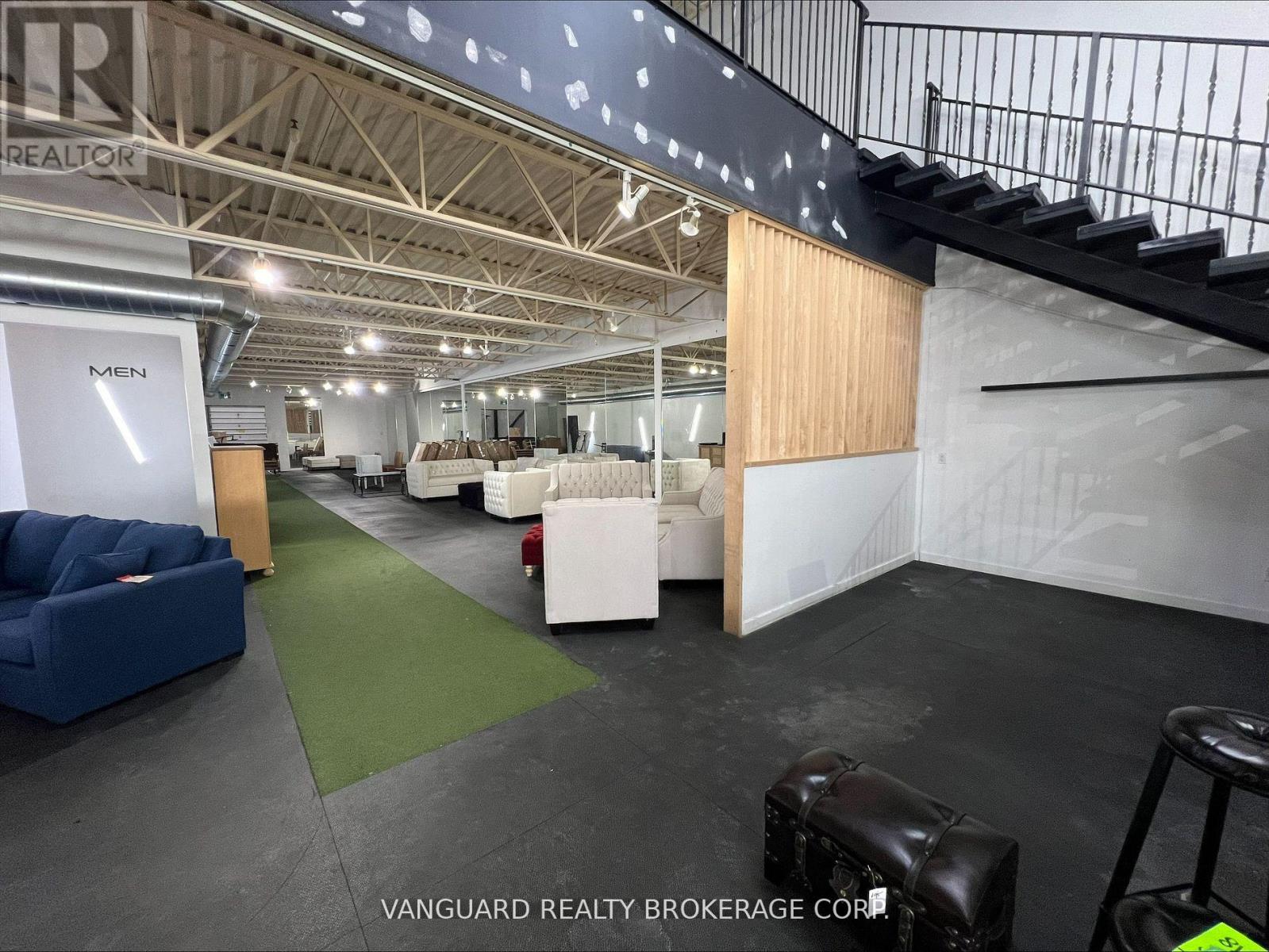 2 - 31 Jevlan Drive, Vaughan (East Woodbridge), Ontario  L4L 8C2 - Photo 6 - N12793872