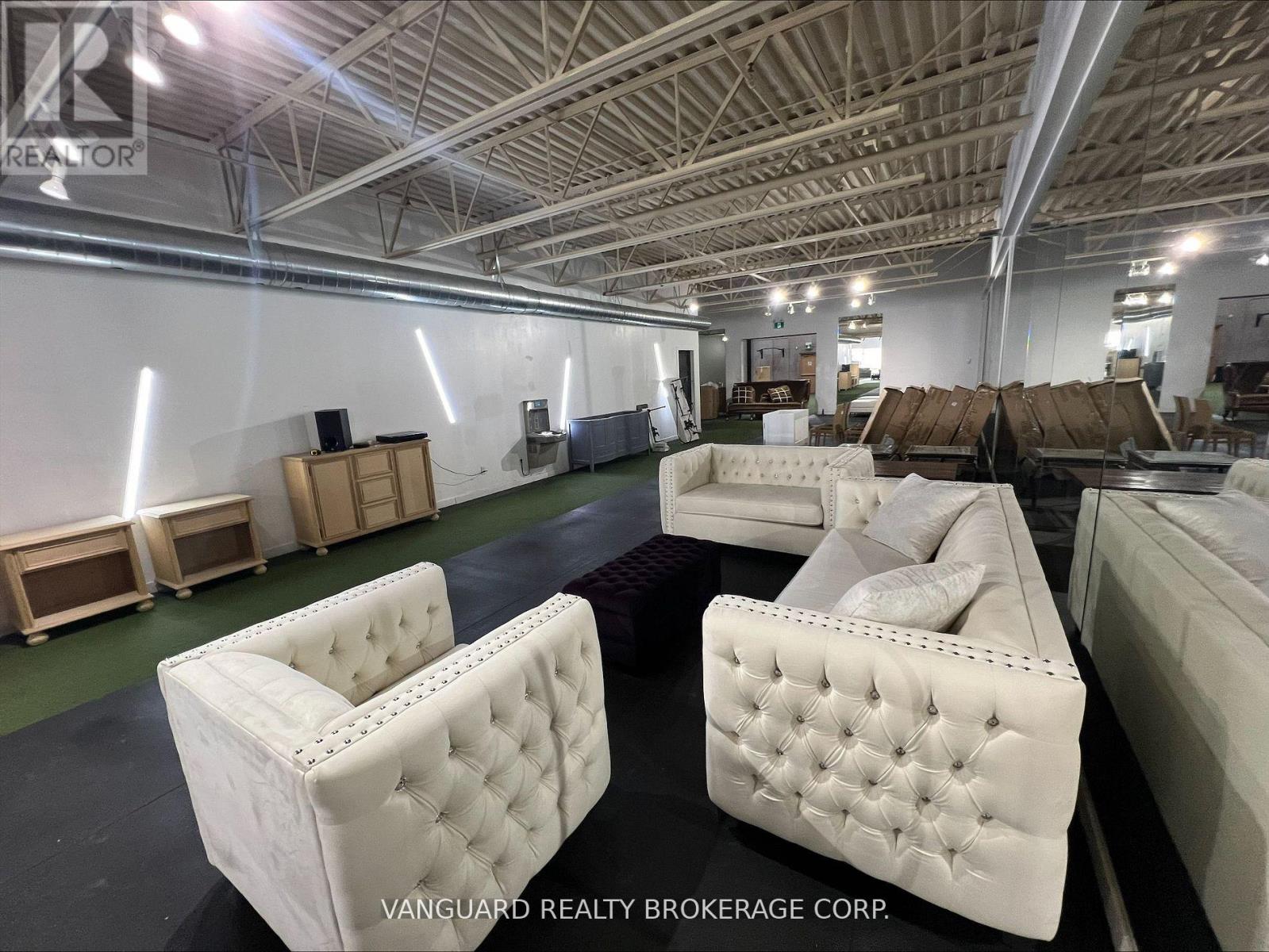 2 - 31 Jevlan Drive, Vaughan (East Woodbridge), Ontario  L4L 8C2 - Photo 7 - N12793872