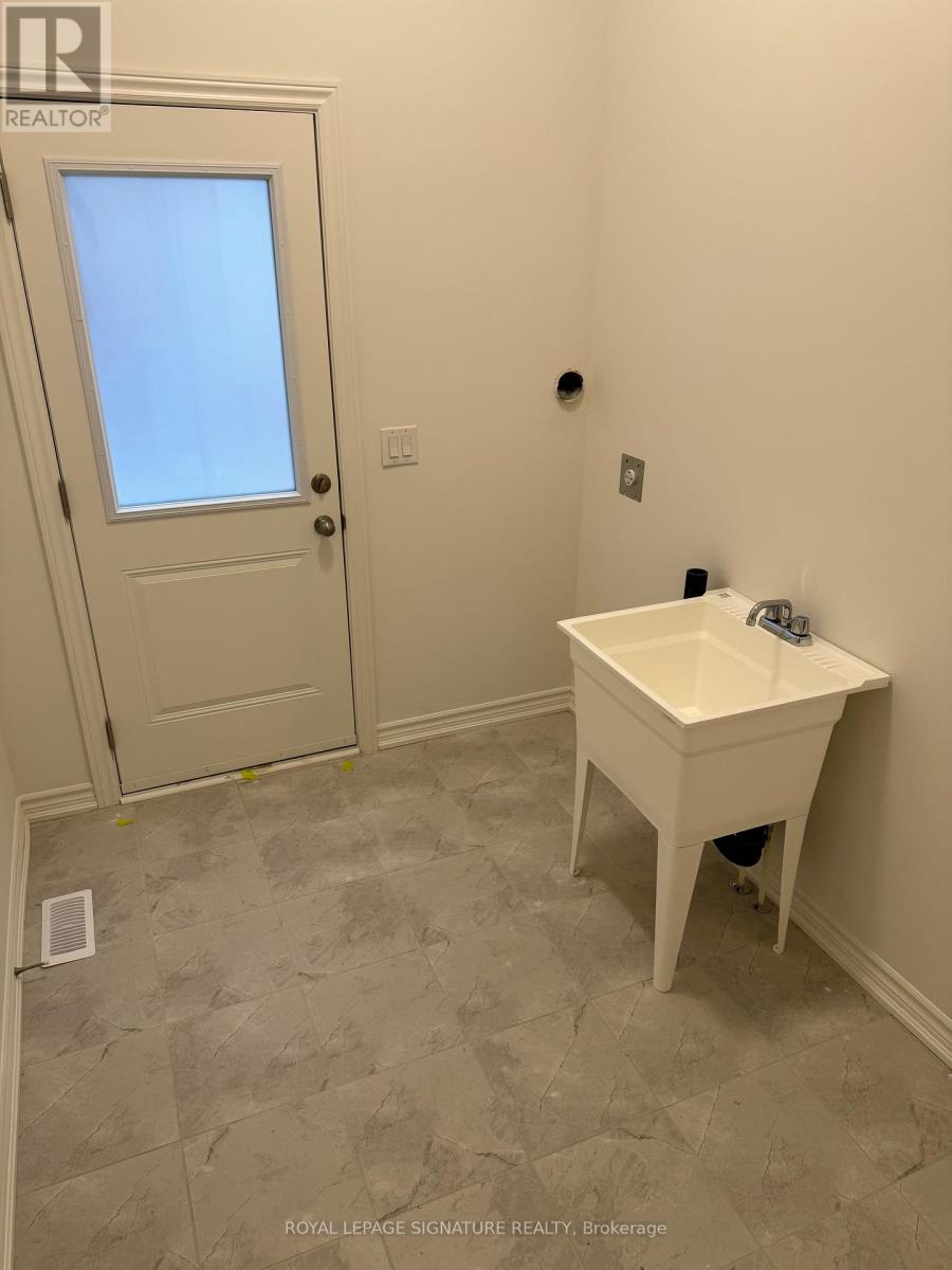 5 Sassafras Road, Springwater, Ontario  L9X 2C6 - Photo 12 - S12793836