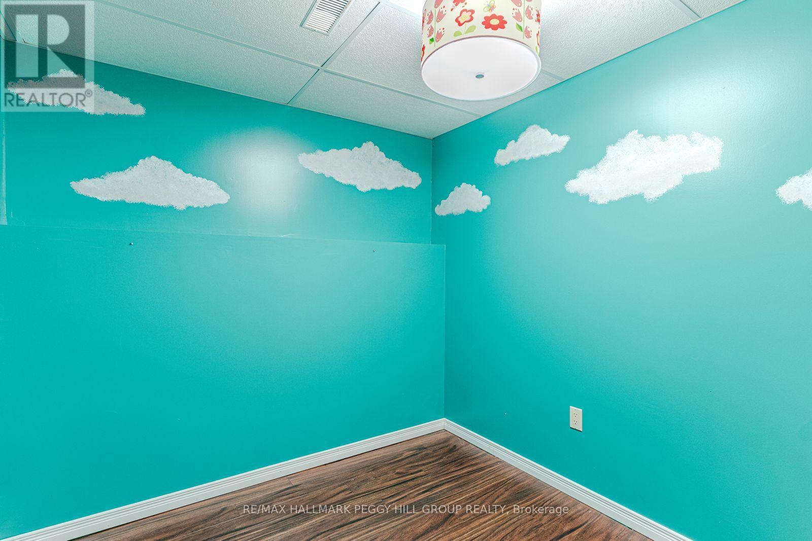 31 Fawndale Crescent, Wasaga Beach, Ontario  L9Z 2B3 - Photo 10 - S12793894