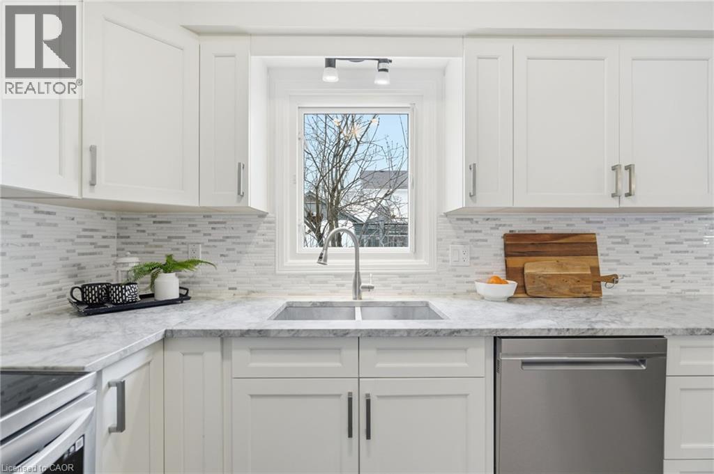 2 Jeanette Avenue, Grimsby, Ontario  L3M 5B4 - Photo 15 - 40805610