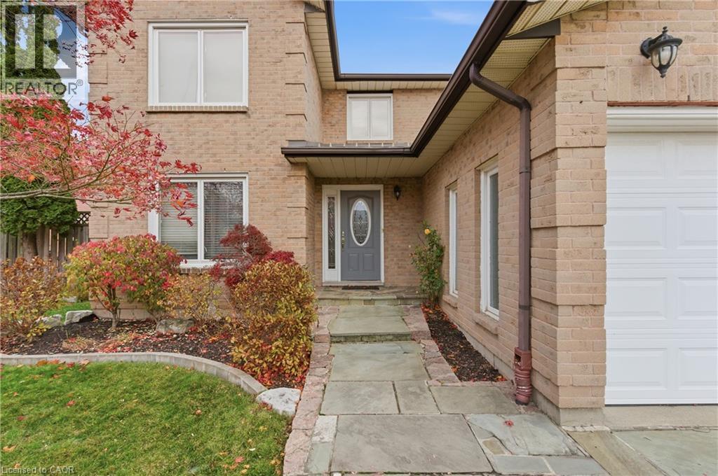 2 Jeanette Avenue, Grimsby, Ontario  L3M 5B4 - Photo 4 - 40805610