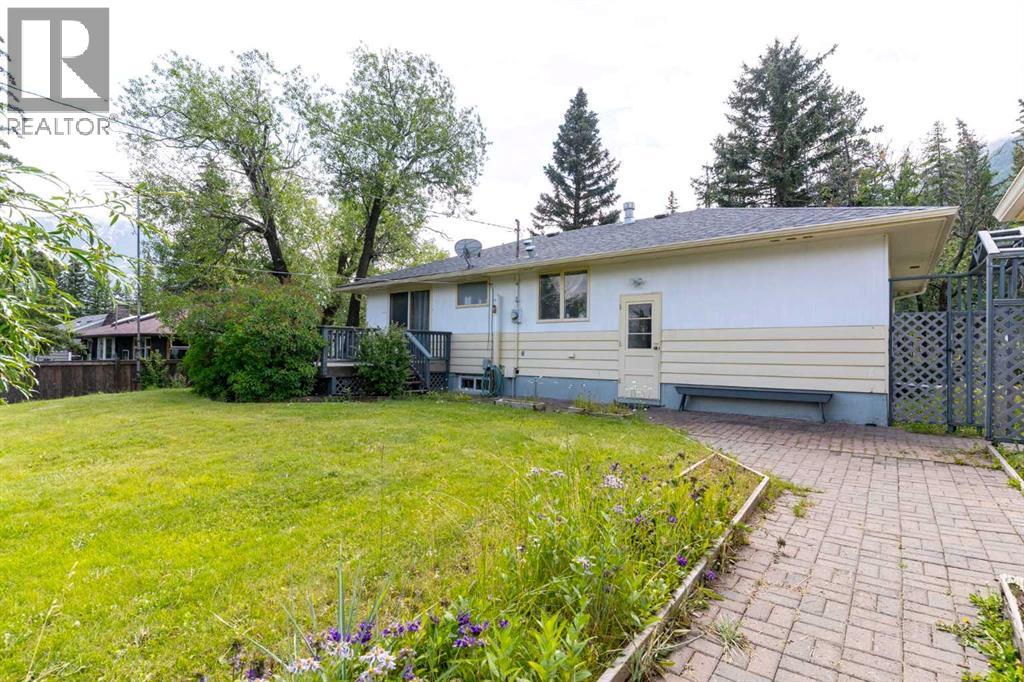 125 Rainbow Avenue, Banff, Alberta  T1L 1A1 - Photo 15 - A2249719