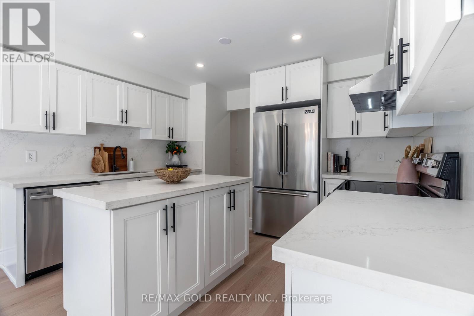 9 Morgandale Road, Brampton, Ontario  L7A 2K1 - Photo 13 - W12793772