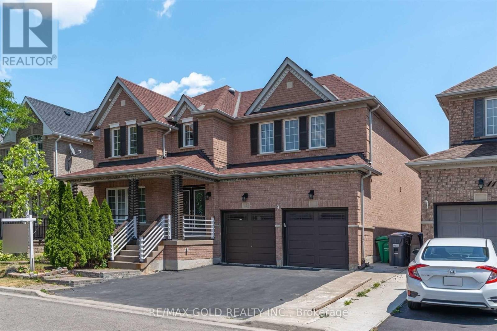9 Morgandale Road, Brampton, Ontario  L7A 2K1 - Photo 2 - W12793772