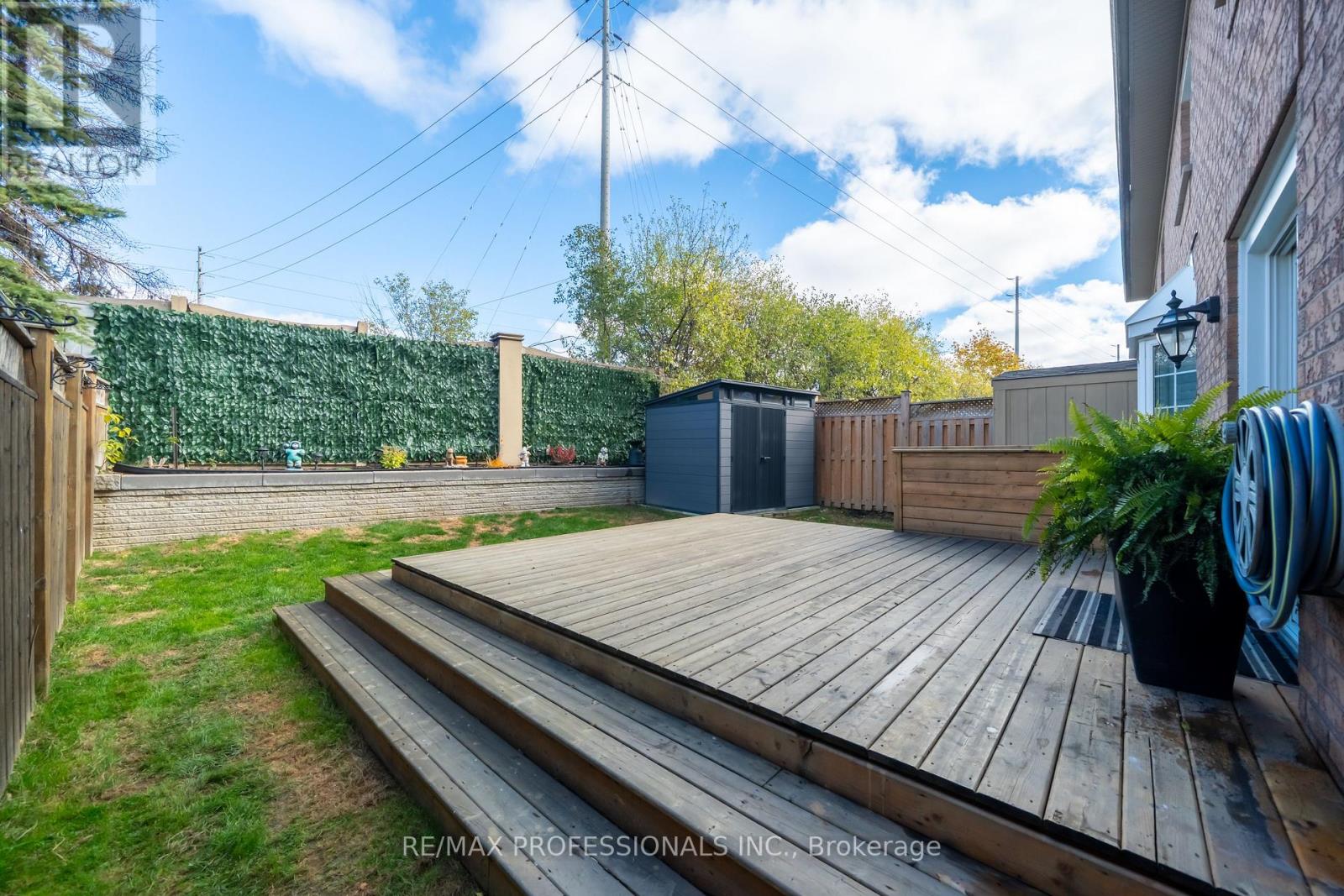 99 Desert Sand Drive, Brampton, Ontario  L6R 1V7 - Photo 36 - W12793776