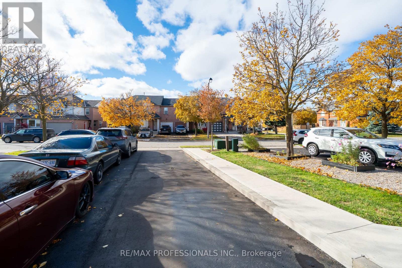 99 Desert Sand Drive, Brampton, Ontario  L6R 1V7 - Photo 39 - W12793776