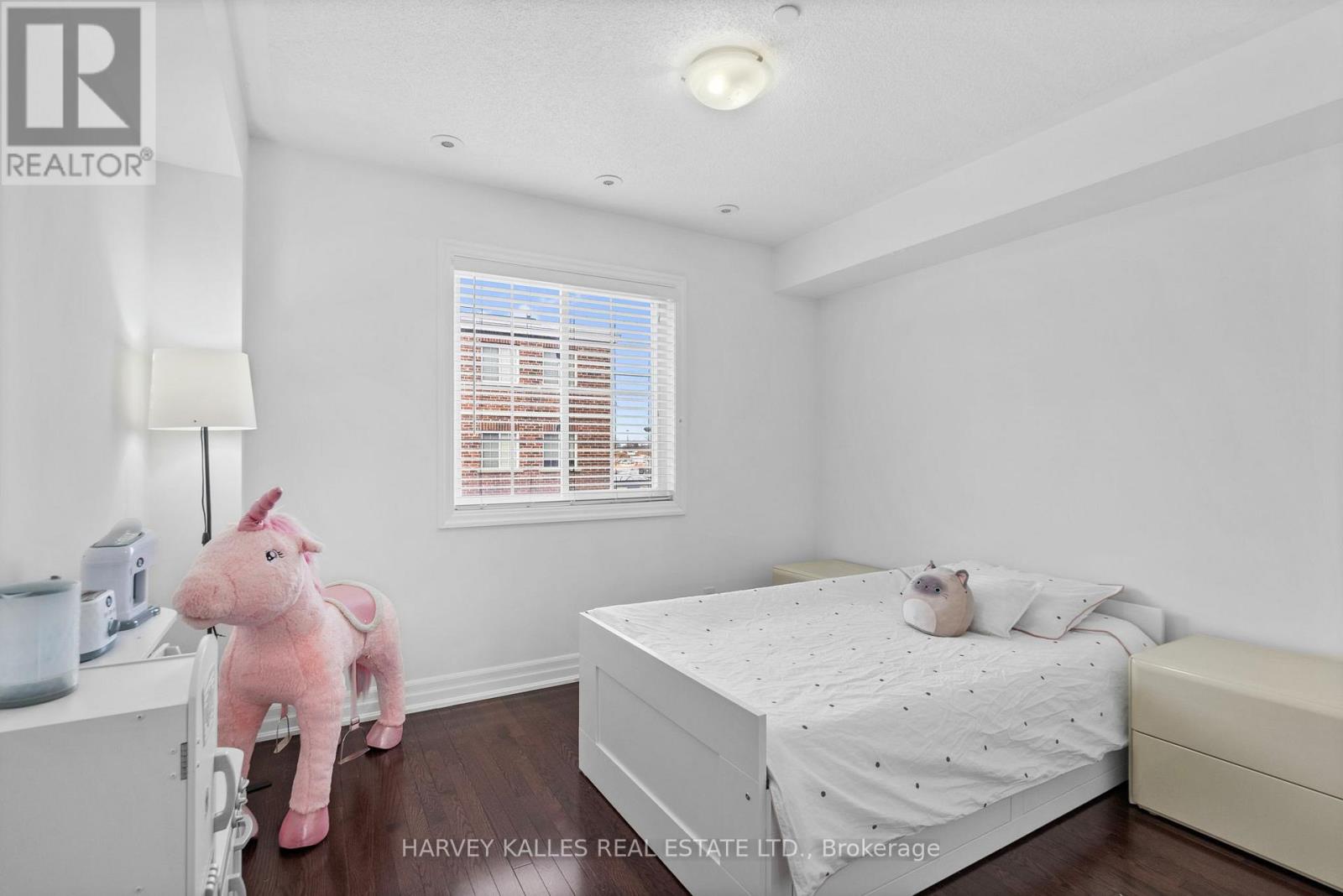 17 Peelar Mews, Toronto, Ontario  M8Y 0B1 - Photo 26 - W12793820