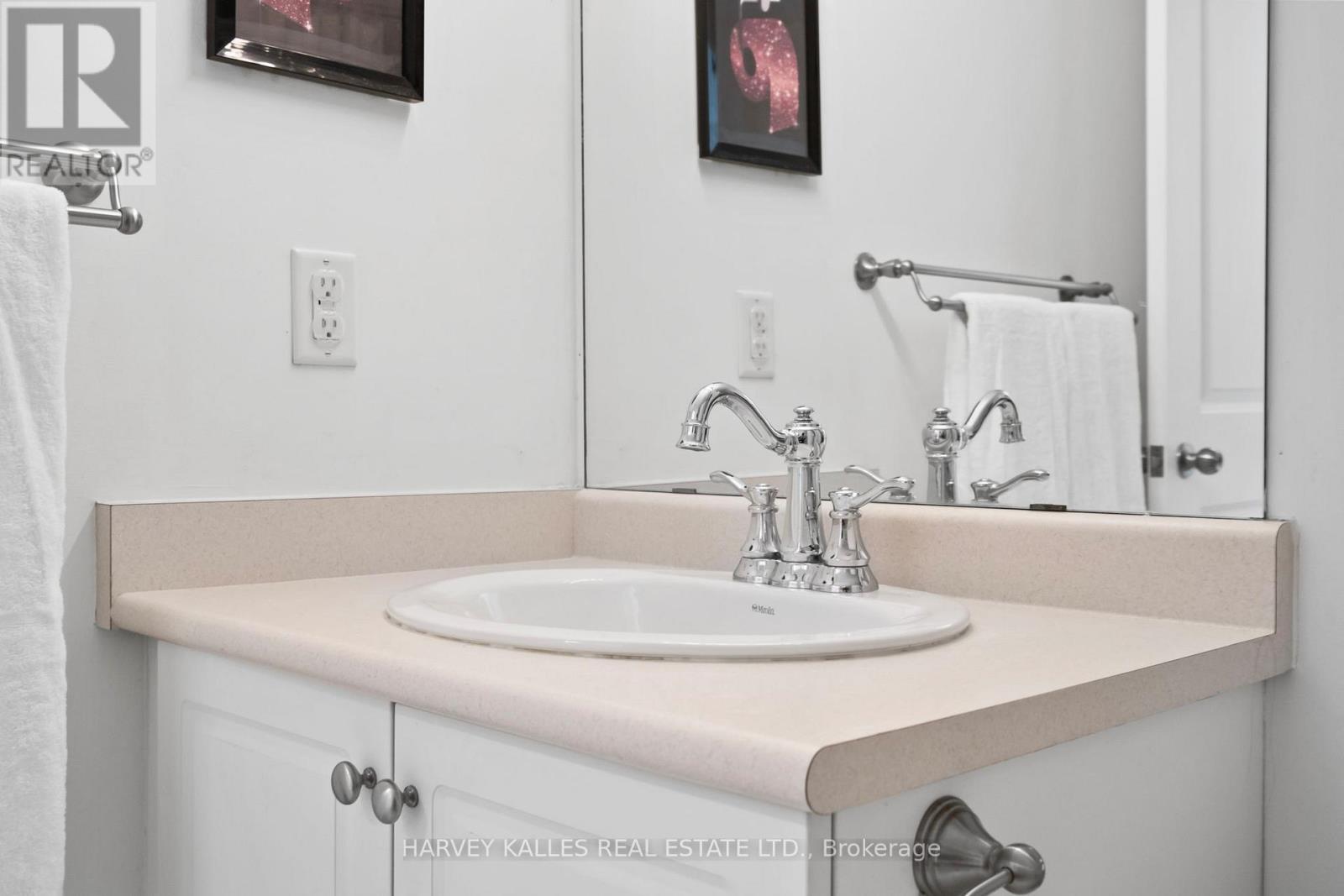 17 Peelar Mews, Toronto, Ontario  M8Y 0B1 - Photo 29 - W12793820