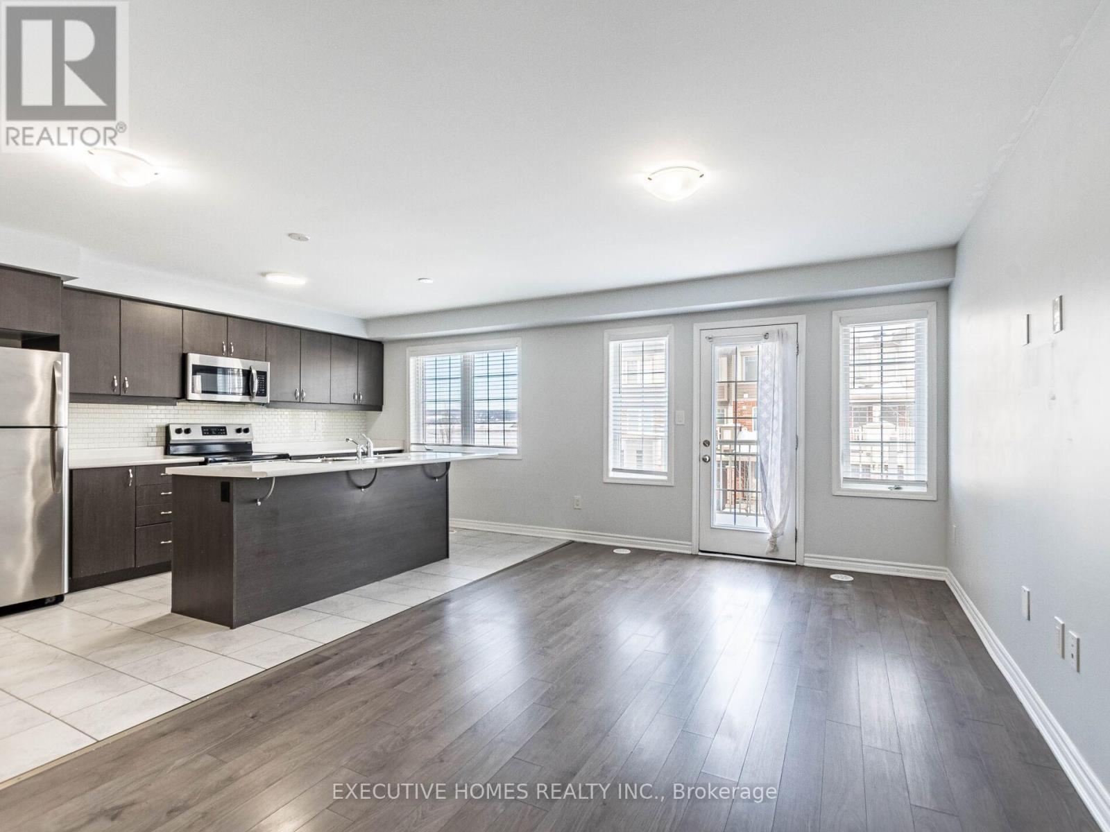 108 Frost Court, Milton, Ontario  L9E 1G4 - Photo 9 - W12793830