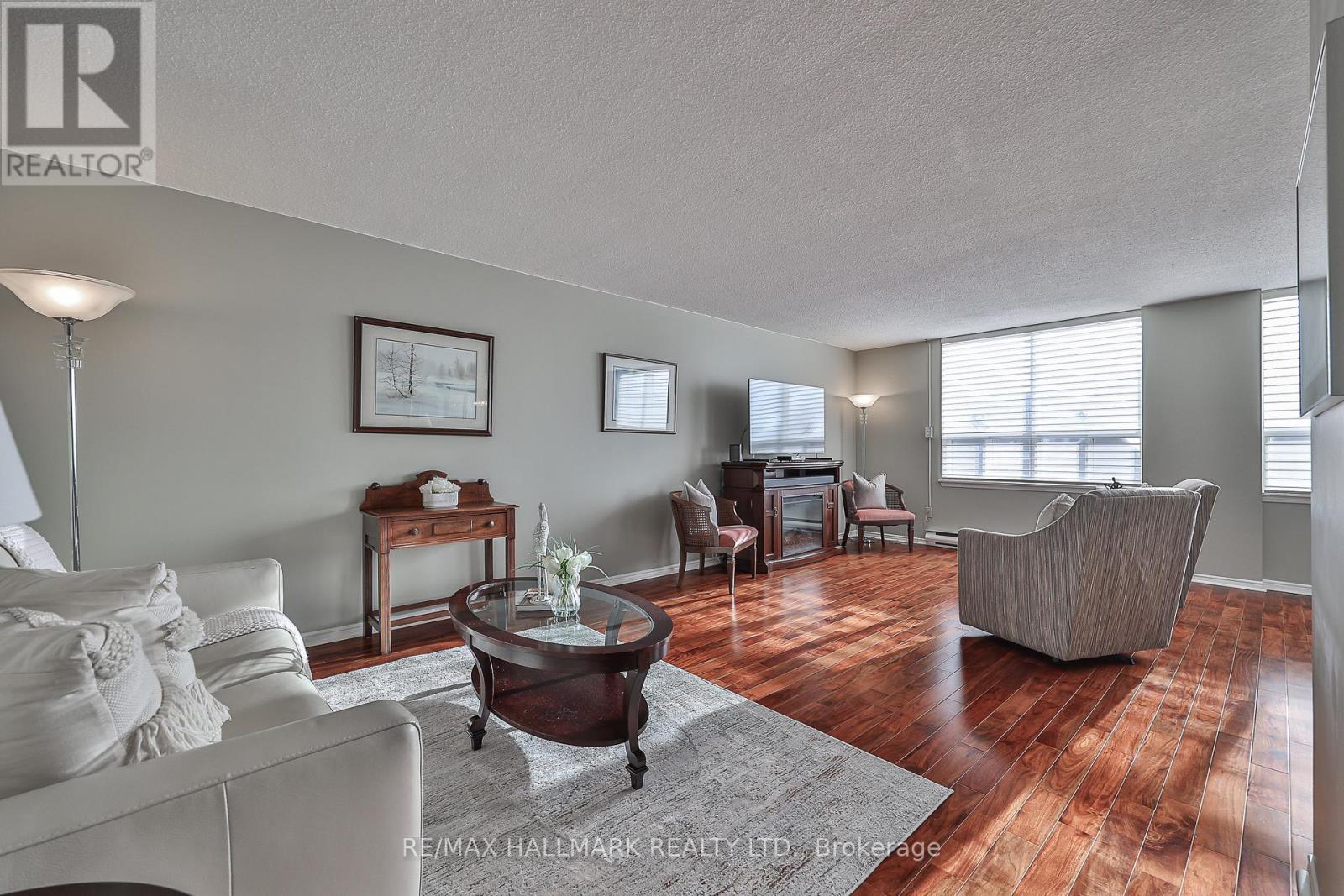 402 - 58 Church Street E, Brampton, Ontario  L6V 4A8 - Photo 2 - W12793856