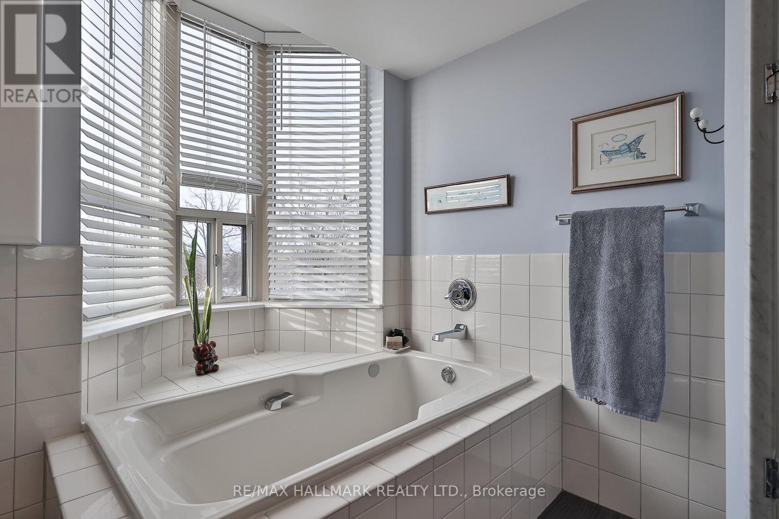 402 - 58 Church Street E, Brampton, Ontario  L6V 4A8 - Photo 20 - W12793856