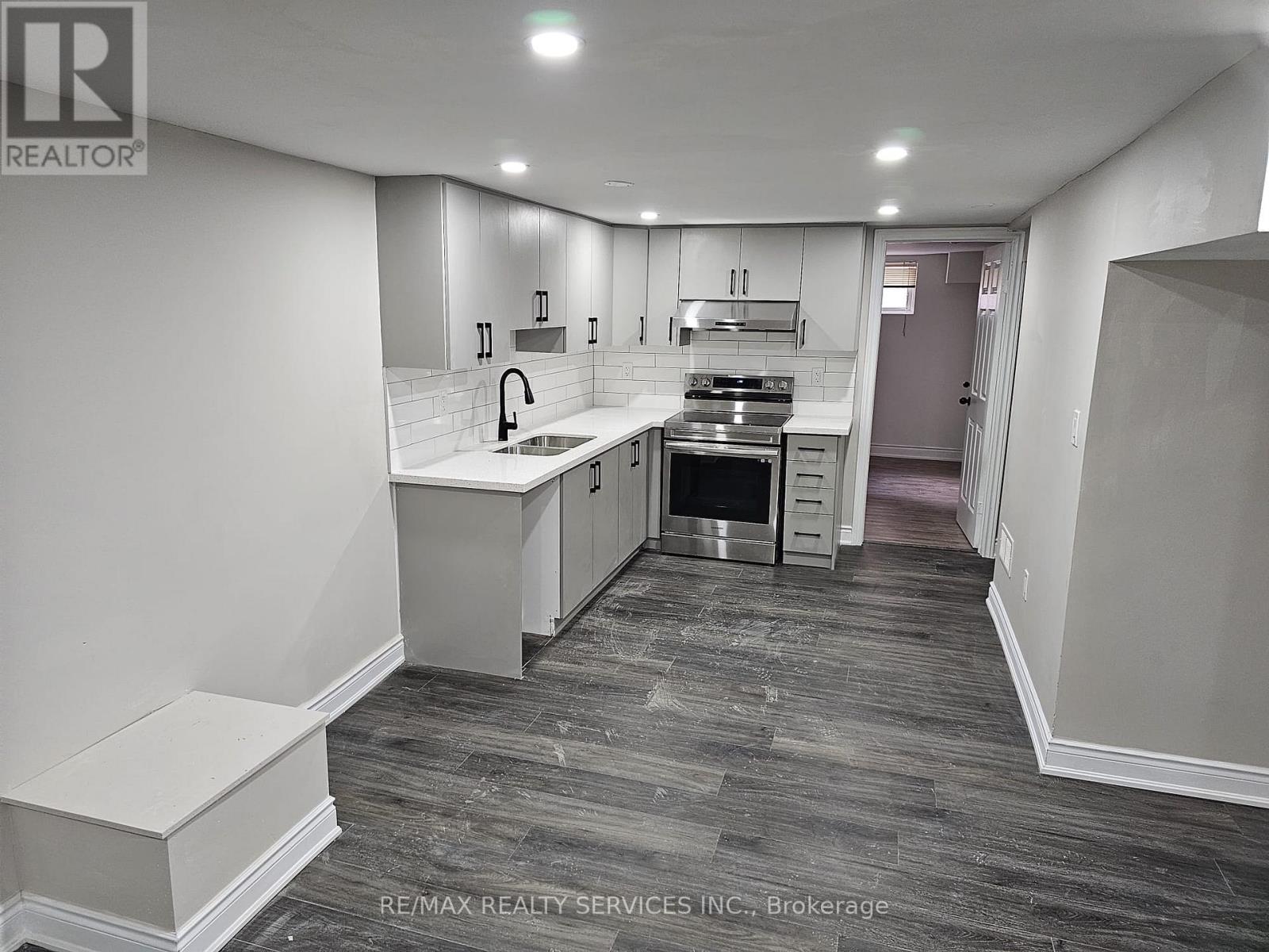 Lower - 1798 Trafalgar Street, London East, Ontario  N5W 1X6 - Photo 2 - X12793796