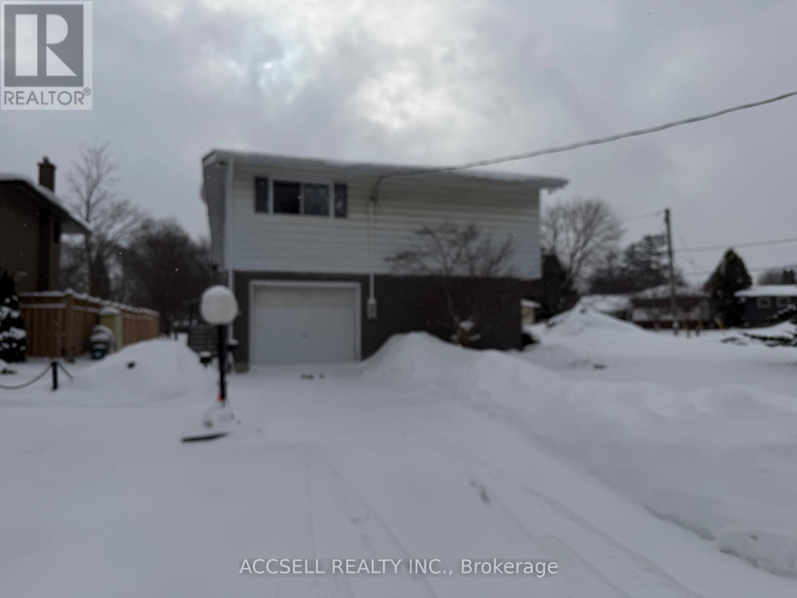 774 ST ALBANS CRESCENT, Woodstock, Ontario