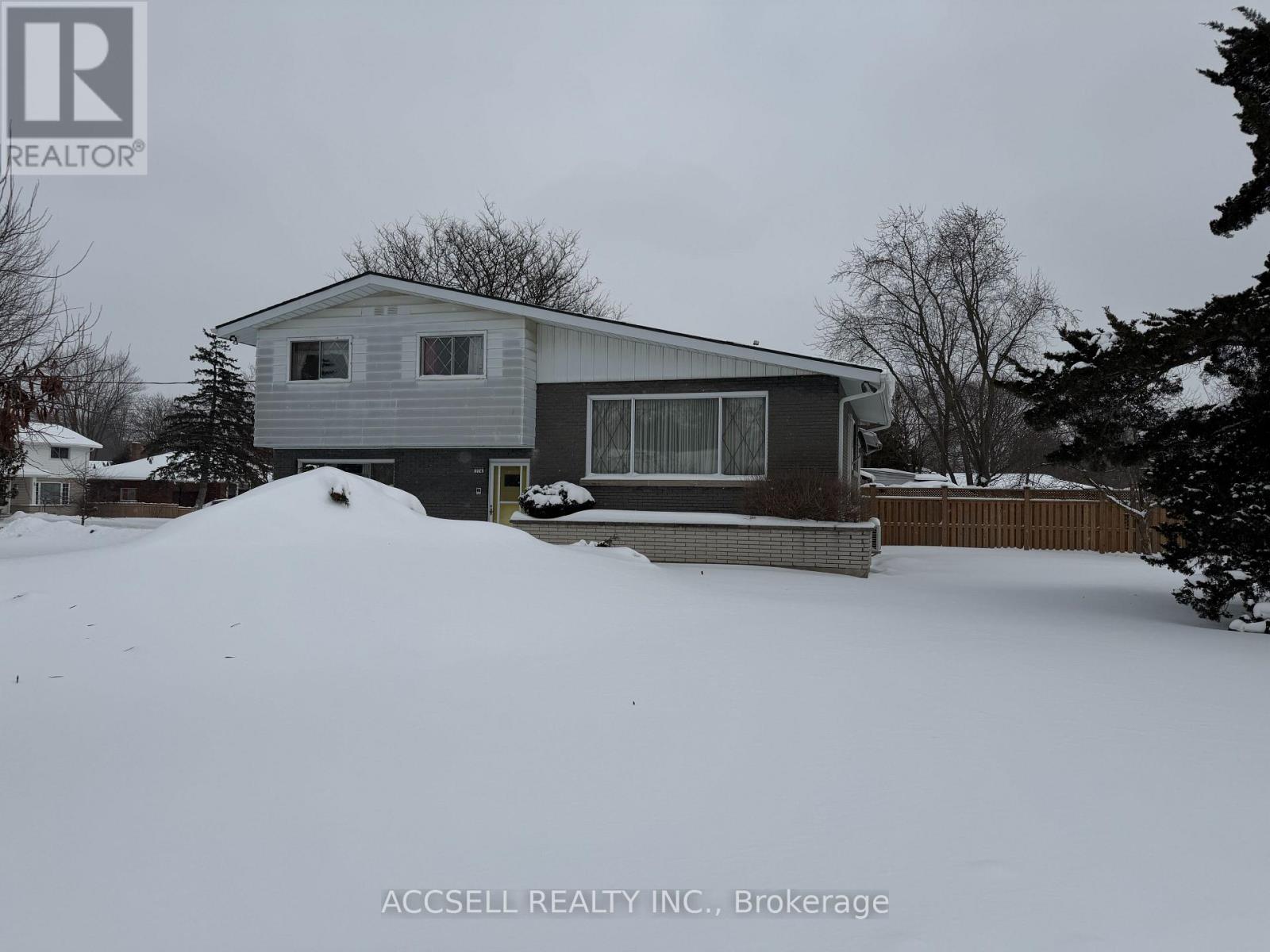 774 St Albans Crescent, Woodstock, Ontario  N4S 7E6 - Photo 3 - X12793842