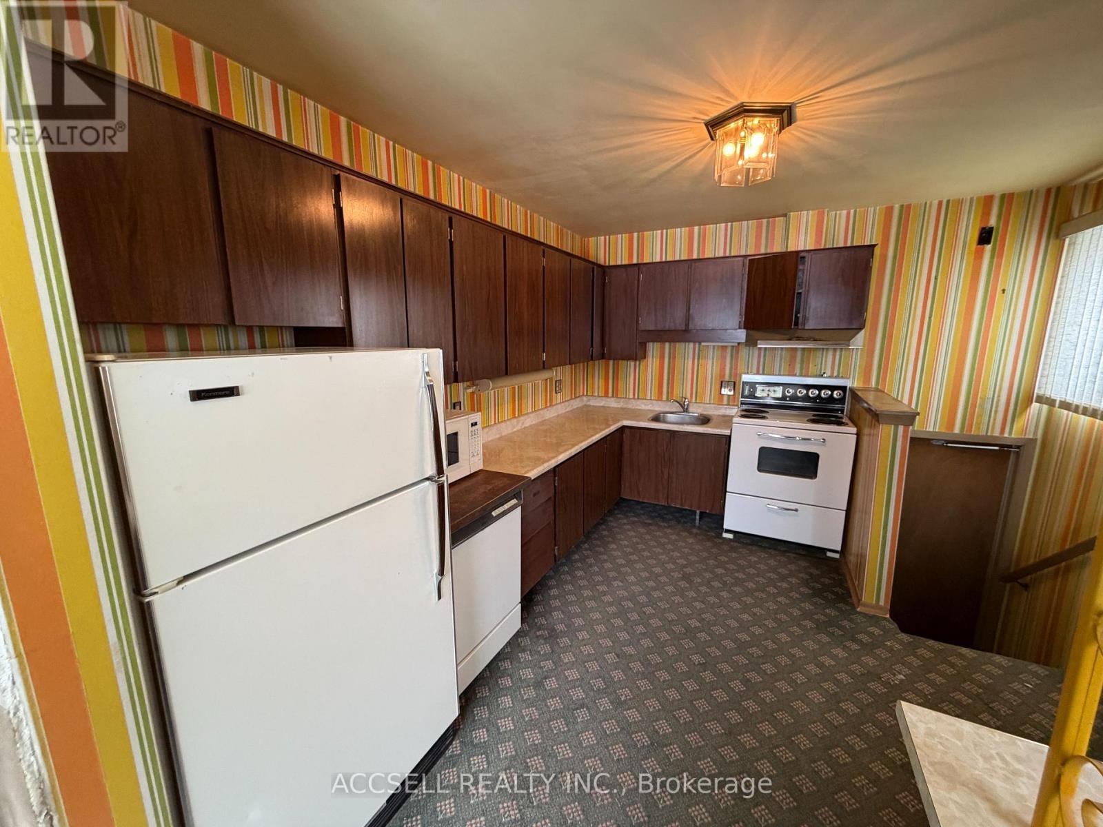 774 St Albans Crescent, Woodstock, Ontario  N4S 7E6 - Photo 4 - X12793842