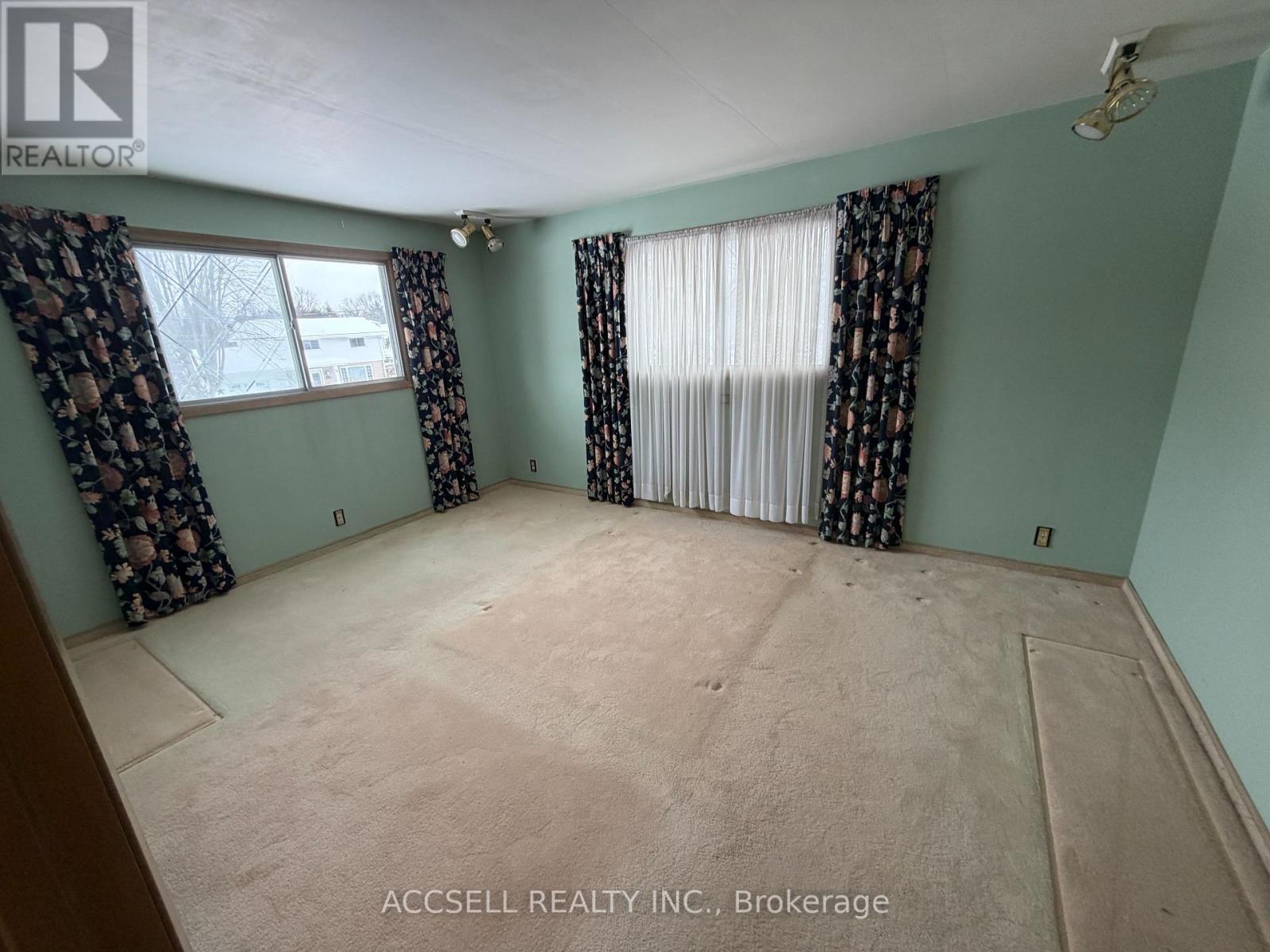 774 St Albans Crescent, Woodstock, Ontario  N4S 7E6 - Photo 8 - X12793842