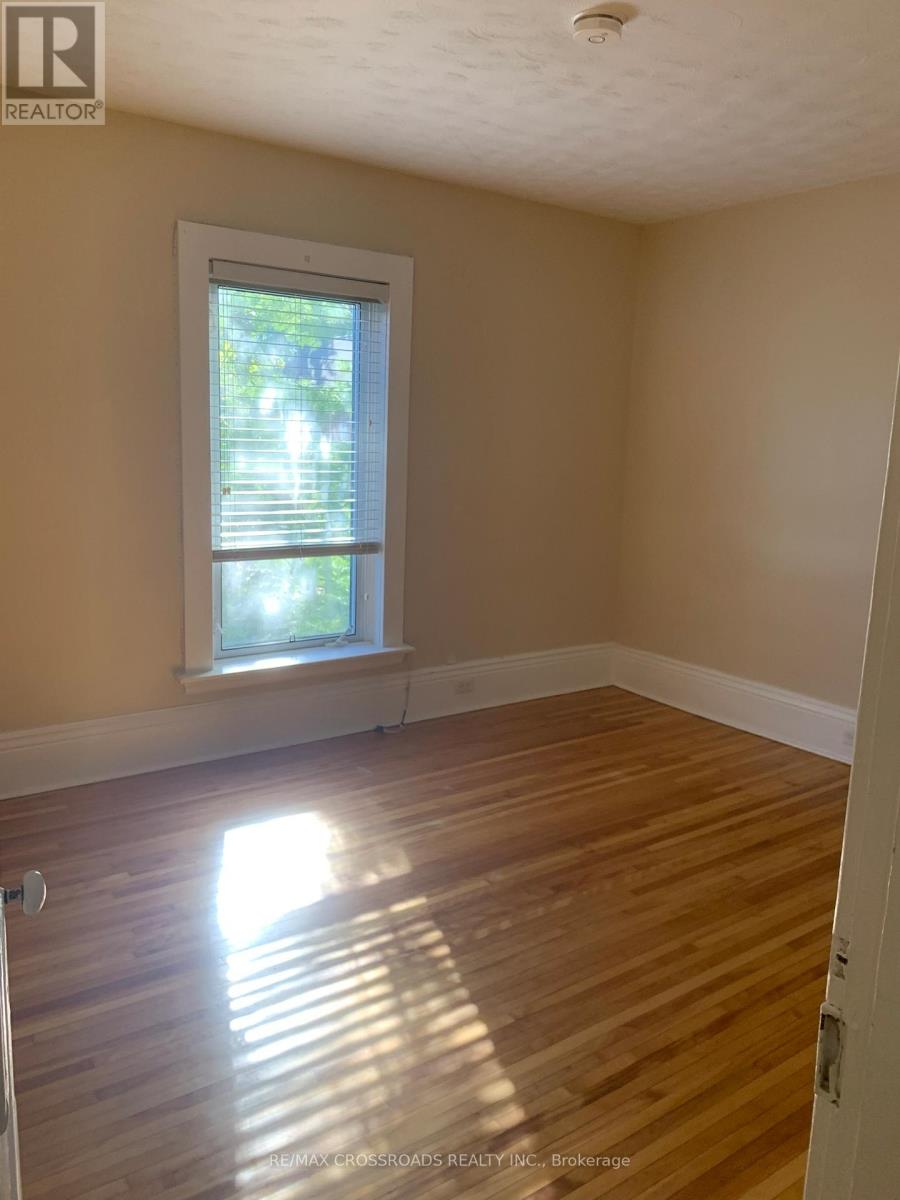 317 Boswell Avenue, Peterborough, Ontario  K9J 5G2 - Photo 3 - X12793868