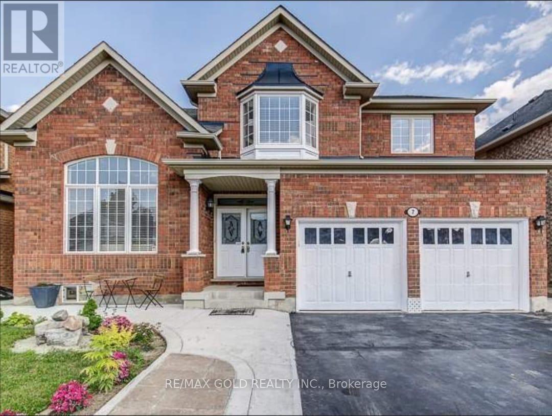 7 Bettey Road, Brampton (Vales Of Castlemore), Ontario  L6P 1S9 - Photo 3 - W12783344