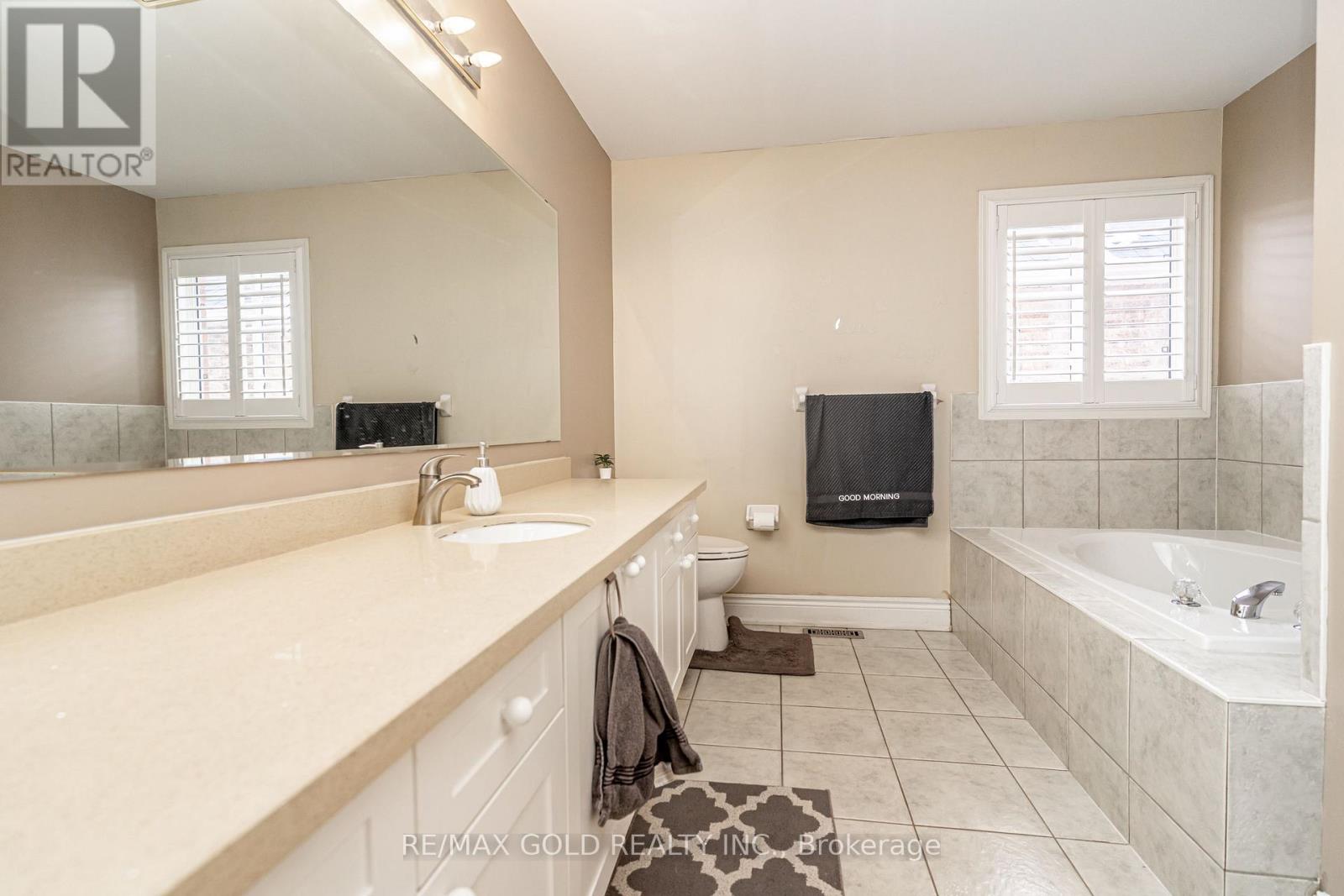 7 Bettey Road, Brampton (Vales Of Castlemore), Ontario  L6P 1S9 - Photo 28 - W12783344