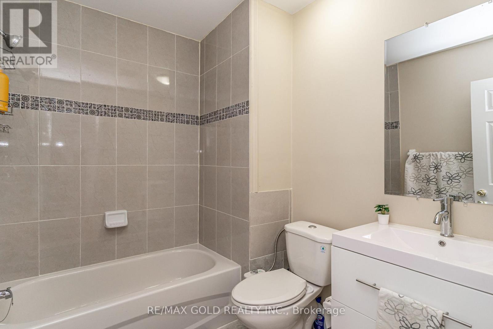 7 Bettey Road, Brampton (Vales Of Castlemore), Ontario  L6P 1S9 - Photo 37 - W12783344