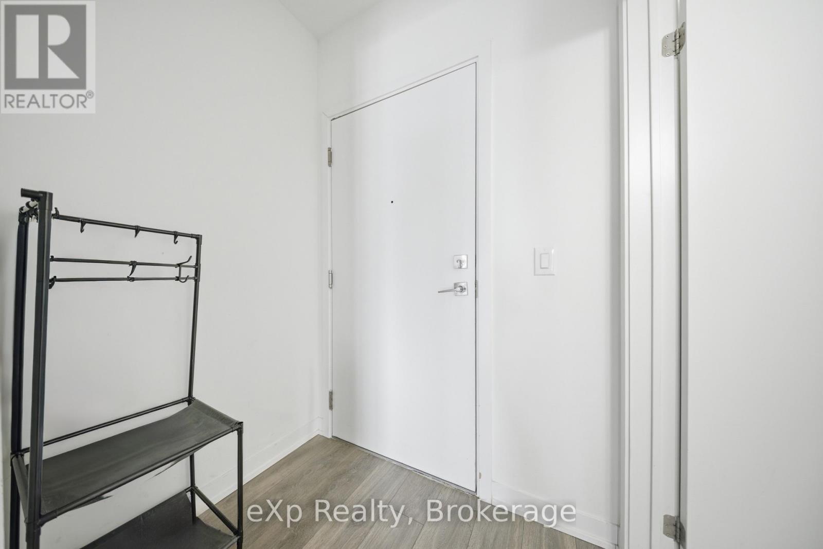 410 - 160 Canon Jackson Drive, Toronto, Ontario  M6M 0B6 - Photo 10 - W12793940