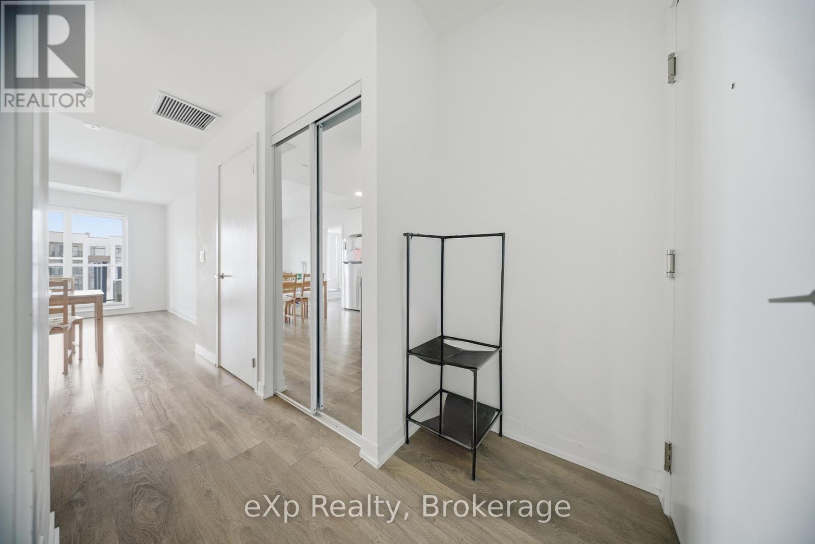 410 - 160 Canon Jackson Drive, Toronto, Ontario  M6M 0B6 - Photo 11 - W12793940