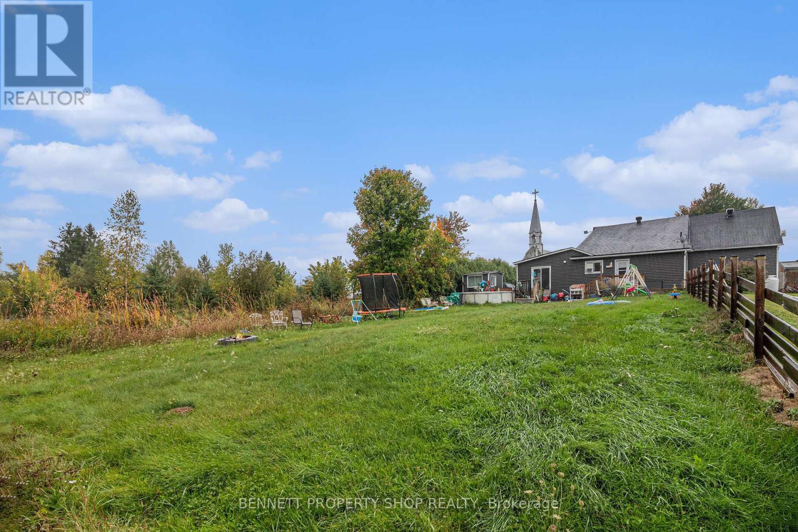 2489 Du Lac Road, Clarence-Rockland, Ontario  K0A 3N0 - Photo 24 - X12690766