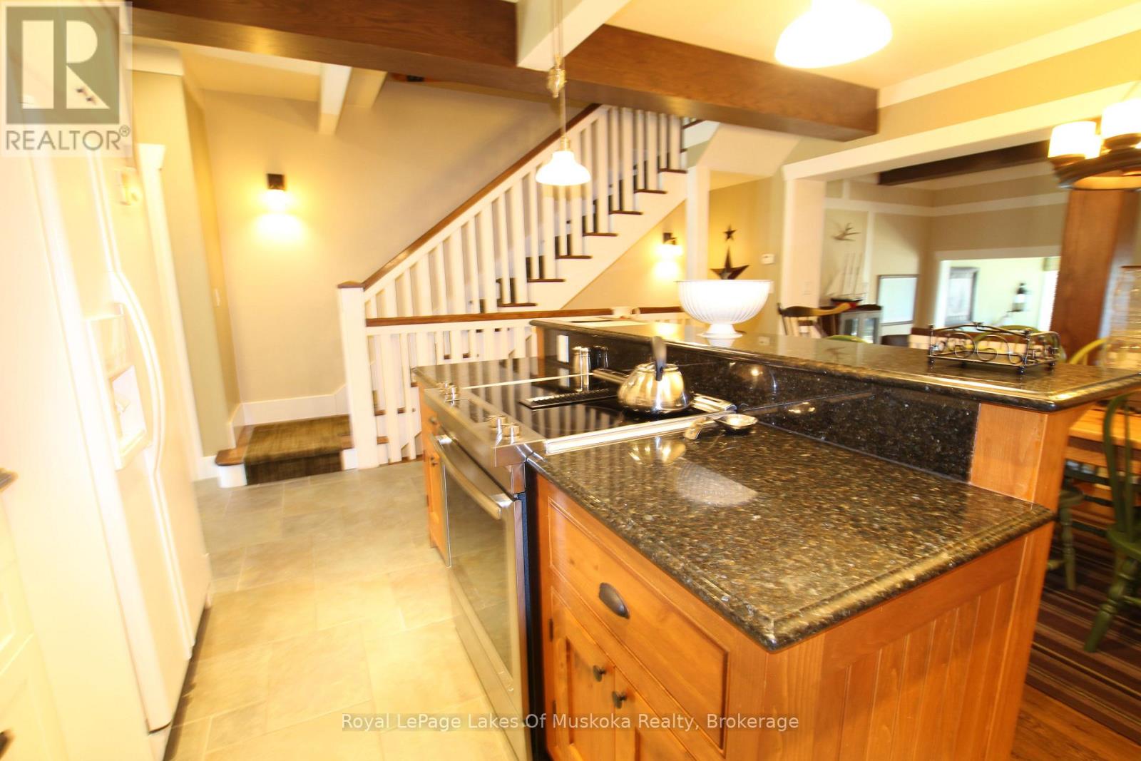 V 7 W 6 - 1020 Birch Glen Road, Lake Of Bays, Ontario  P0B 1A0 - Photo 8 - X12793912