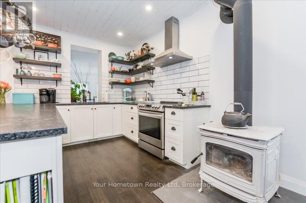 6933 Wellington 7 Road, Centre Wellington, Ontario  N0B 1A0 - Photo 14 - X12793994