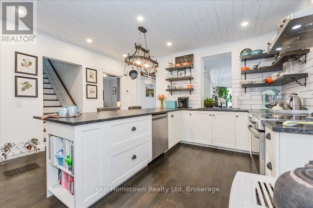 6933 Wellington 7 Road, Centre Wellington, Ontario  N0B 1A0 - Photo 15 - X12793994