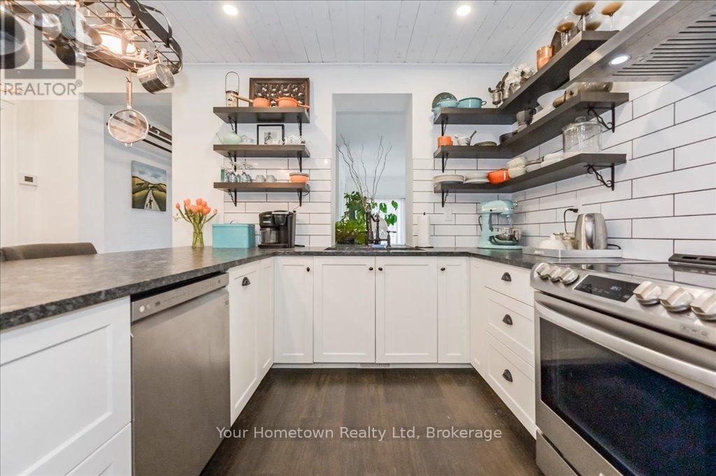 6933 Wellington 7 Road, Centre Wellington, Ontario  N0B 1A0 - Photo 16 - X12793994