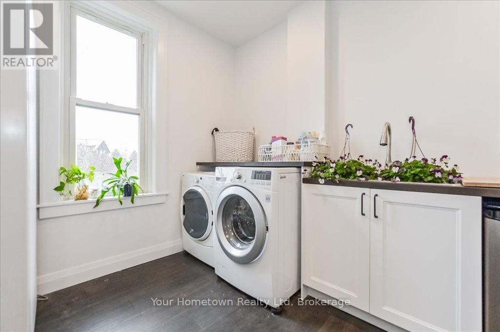 6933 Wellington 7 Road, Centre Wellington, Ontario  N0B 1A0 - Photo 19 - X12793994