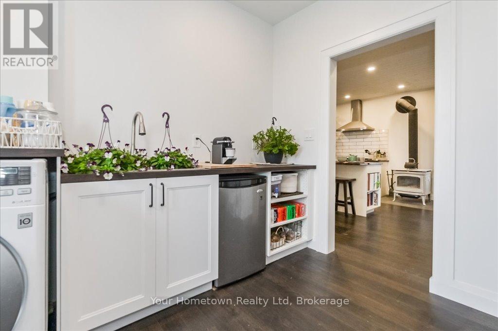 6933 Wellington 7 Road, Centre Wellington, Ontario  N0B 1A0 - Photo 20 - X12793994