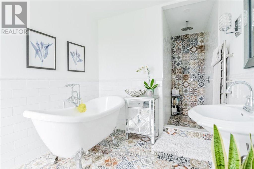 6933 Wellington 7 Road, Centre Wellington, Ontario  N0B 1A0 - Photo 32 - X12793994