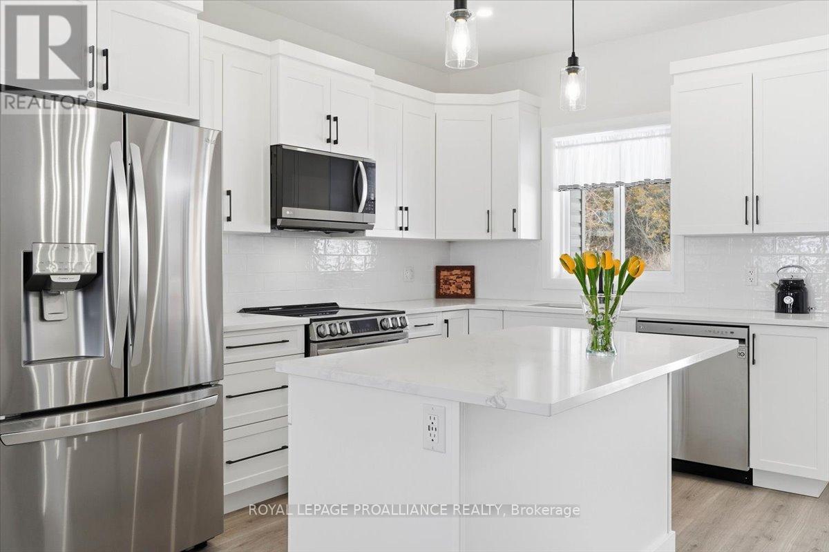 34 Rosewood Drive, Quinte West (Frankford Ward), Ontario  K0K 2C0 - Photo 12 - X12794056