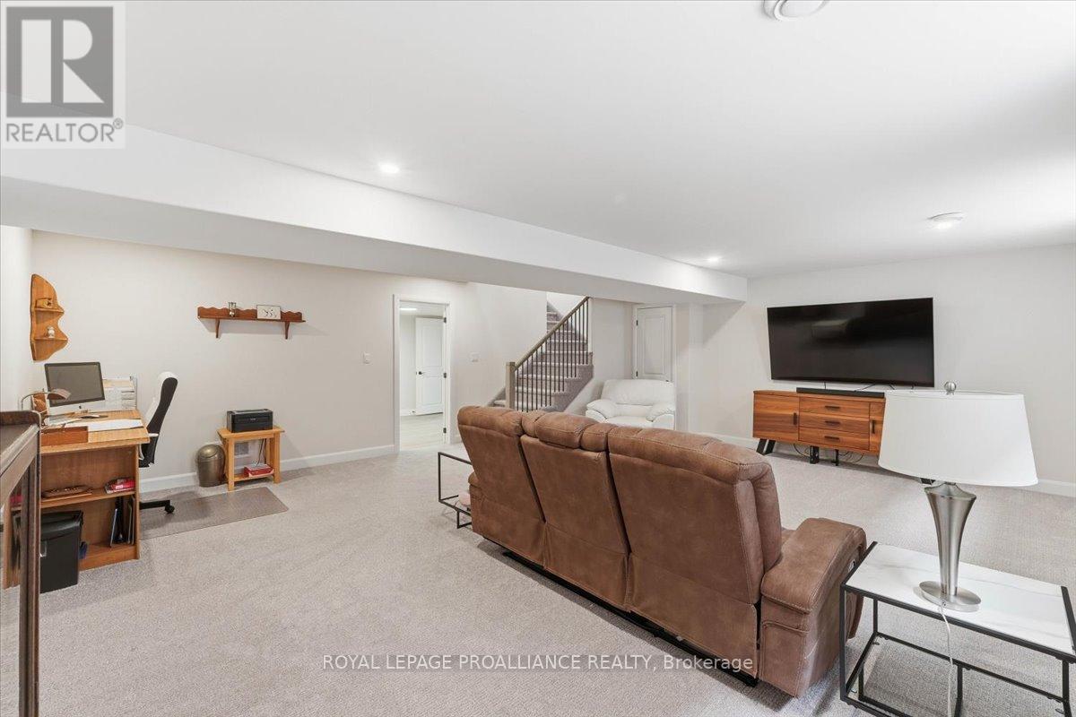 34 Rosewood Drive, Quinte West (Frankford Ward), Ontario  K0K 2C0 - Photo 28 - X12794056