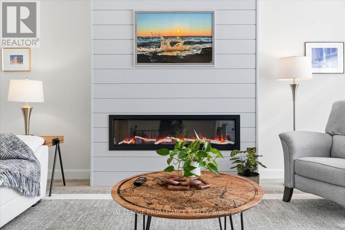 34 Rosewood Drive, Quinte West (Frankford Ward), Ontario  K0K 2C0 - Photo 8 - X12794056