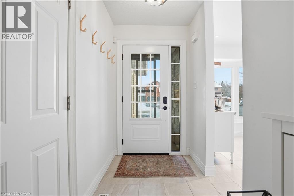 2018 Chrisdon Road, Burlington, Ontario  L7M 3W8 - Photo 2 - 40802687